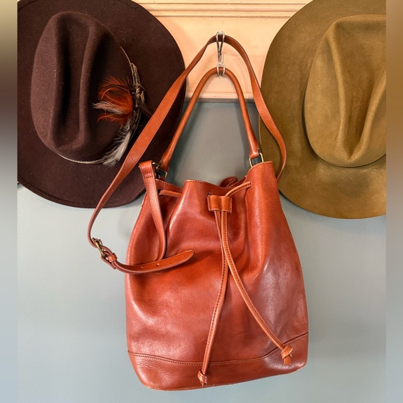 Madewell Handbags - Madewell Lafayette Bucket Bag Brown English Saddle Leather crossbody Tote Purse